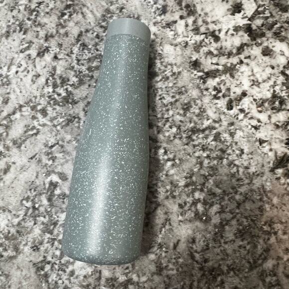 Lululemon Light Green Back to Life Sport Bottle, 24 Ounces - Picture 2 of 10